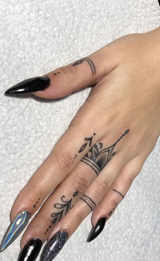 Tatuagens na mão (4)